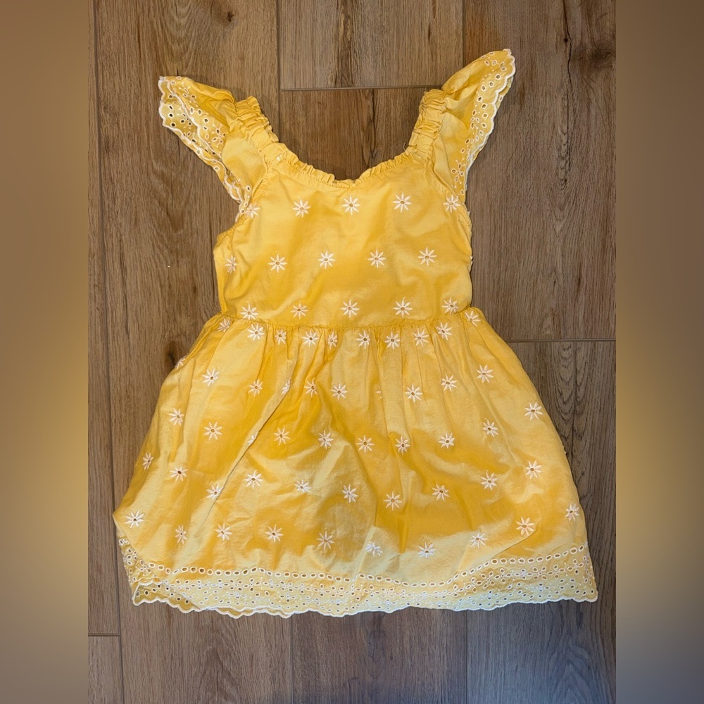 NWOT Old Navy Fit and Flare Eyelet Dress for Toddler Girls - 4T - Picture 2 of 5